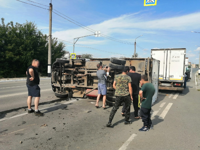 Новости сызрани ктв луч происшествия последние. Перевернутый город. Фура перевернулась на м4 сегодня. Город Ведено.