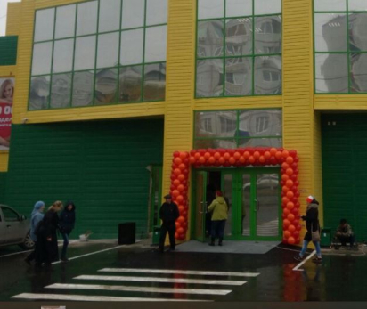 «Давайте, я за вас заплачу»: старая уловка мошенников в магазине вернулась