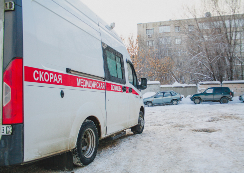 Одноклассники на перемене выкинули в окно 13-летнюю школьницу