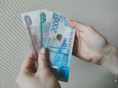 Останемся без бесплатной медицины: с уставшими врачами будут бороться рублем