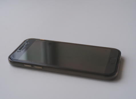 Россиянам запретили заряжать телефоны по ночам