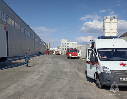 Эвакуация и первая помощь пострадавшим: МЧС сообщило о событиях на сызранском заводе