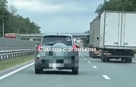 Привет из 90-х: на трассе М-5 водителям угрожали оружием из внедорожника - видео