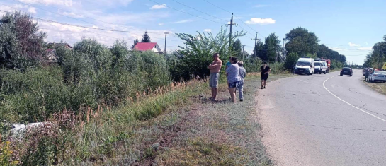 Водителя Гранты на носилках передали медикам: еще одна авария в Самарской области