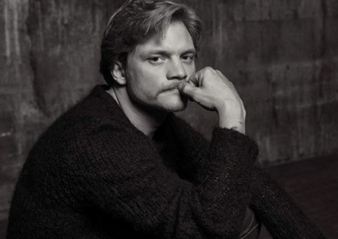 Стали известны подробности задержания актера Евгения Ткачука при вылете в Грузию