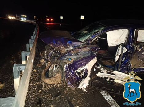 Страшная авария в Самарской области: машина с ребенком разбилась в лобовом ДТП с «Камазом»