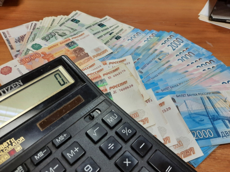 Россияне в погоне за наживой переводят деньги со счета на счет: налички все меньше и меньше