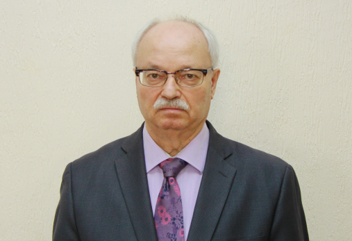 Спасает людей даже в небе: легендарному врачу Юрию Овчинникову исполнилось 70 лет