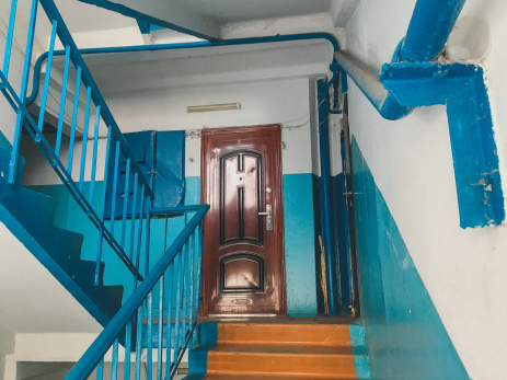 Вечер перестал быть томным: коварная соседка жестоко обошлась с уснувшим ухажером