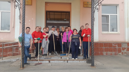 Октябрьск зачищают под ноль: на улицы вышли чиновники, музейщики, педагоги и не только