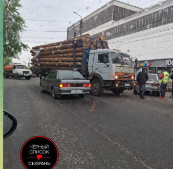 Чехарда около «Русского рынка» в Сызрани: повернул и не заметил