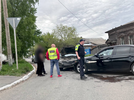 В Сызрани новичок на «Гранте» попал в серьезную аварию с BMW