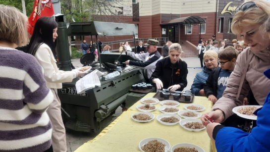 Полевая кухня, митинг и концерт: как Октябрьск отпраздновал 80-летие Победы