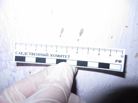 Перед смертью выцарапал себе глаза: на пустыре обнаружили труп голого парня