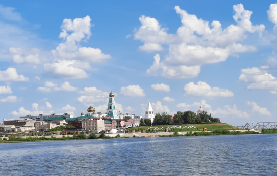 Пламя высотой 100 метров: масштаб страшного пожара в Сызрани оценили в 40 футбольных полей