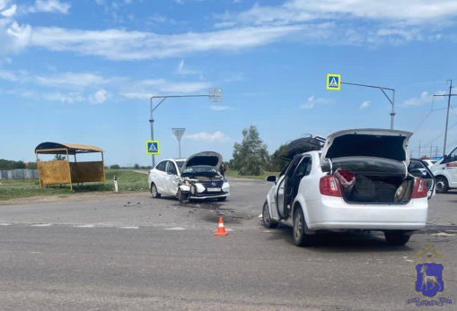 В Самарской области на встречку вылетела иномарка: работает полиция