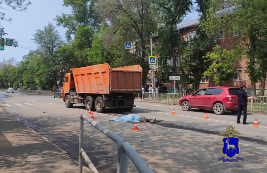 Еще одна жертва в Самарской области: тело женщины накрыли покрывалом