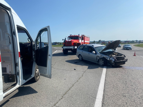 В больницу Сызрани доставили раненых на шигонской трассе людей - фото