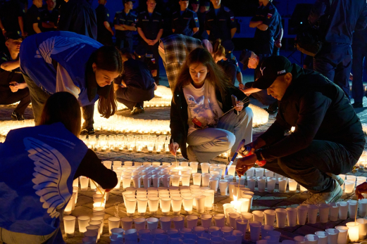 В Сызрани в четыре утра зажгли четыре тысячи свечей: смотрим видео