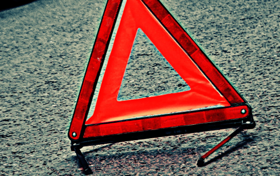 На выезде из Сызрани произошло ЧП. Люди в салоне машины не пострадали