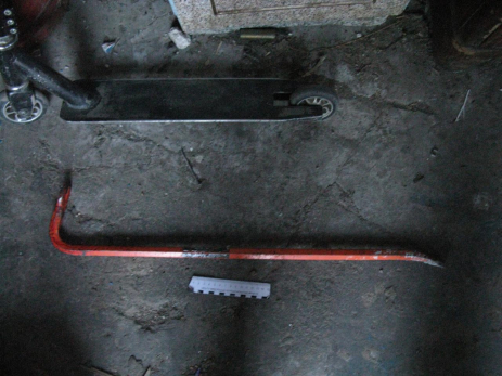 Бомж гвоздодером убил прохожего и изнасиловал девочку