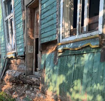 Ужасы нашего городка: жителей Сызрани напугали жуткие вопли из заброшенного дома