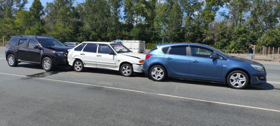 Почти идеальная авария: на трассе М-5 под Сызранью случился «паровозик» из трех машин