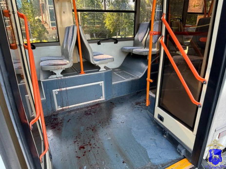 В Самарской области в троллейбусе зарезали пассажира - первые фото с места ЧП
