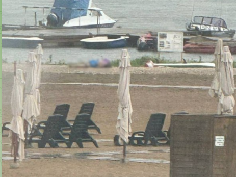 На пляже молния ударила в песок: три человека, включая ребенка погибли сразу