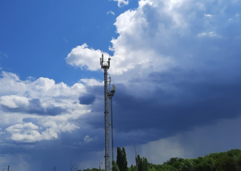 Дают команду отключить, а затем забывают включить: что будет дальше с мобильным интернетом в стране