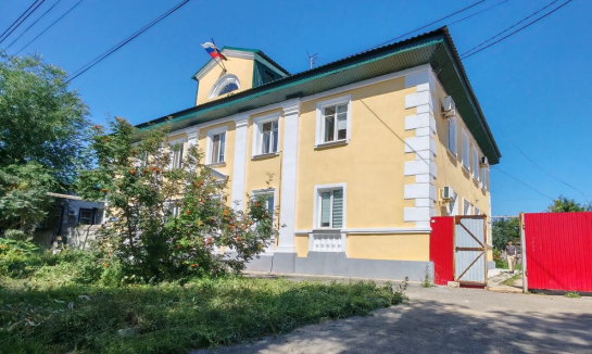 Все идут как на экскурсию! Построенный 108 лет назад жилой дом в центре Сызрани сегодня не узнать