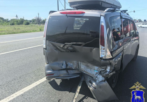 С трассы М-5 под Сызранью из разбитой иномарки срочно эвакуировали трех девушек