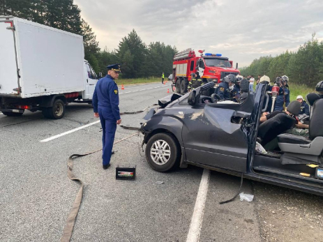 Граждане Таджикистана погибли в жуткой аварии с микроавтобусом на трассе Сызрань-Ульяновск