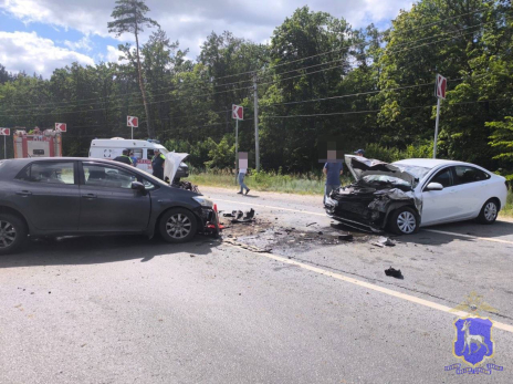 В Самарской области автоледи на иномарке вылетела на встречку под удар «Весты»