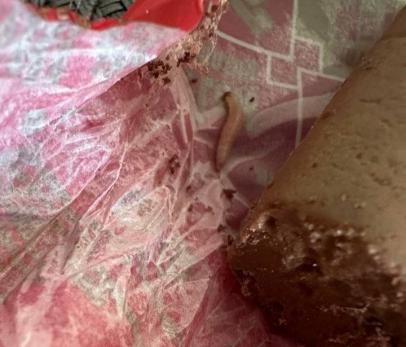 Их едят - они глядят: жители Сызрани обнаружили живую начинку в популярных конфетах