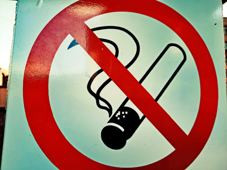 Сигареты опять подорожают? Курильщиков ждут неприятности из-за новых поправок