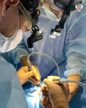 Пожилому мужчине оторвало нос после падения с лестницы