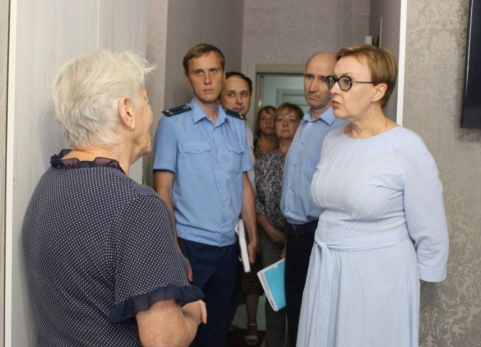 Уполномоченный по правам человека оценила в Сызрани условия жизни переселенцев из Курской области