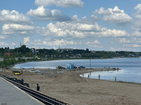 Взгляд со второго этажа и новый песочек: старый пляж Сызрани обретает новое лицо