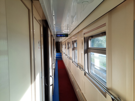 Через Сызрань проезжает дважды: рано утром перед поездом на пути вылетела машина