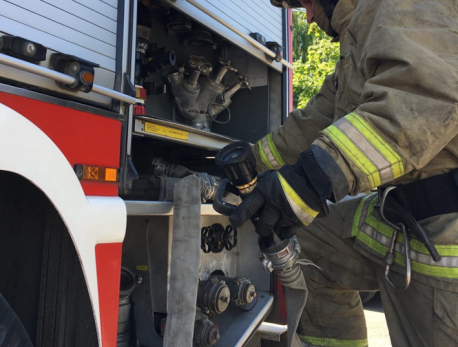 Утром в Октябрьске огонь за три часа выжег Прощенный овраг