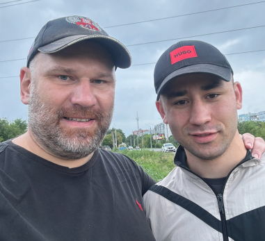 Бывший сызранский депутат Иванов с соседом-чемпионом Кюрегяном совершили обещанный марш-бросок - видео