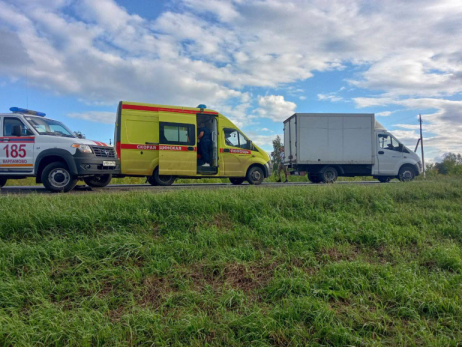 Смоленск против Липецка: под Сызранью фура с картоном протаранила грузовик с пластиком