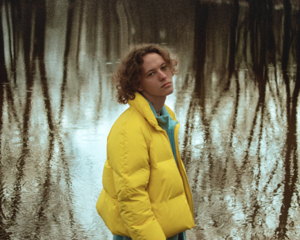 В России приступили к конфискации имущества певца Шарлота*