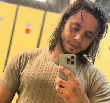 Боже, храни его: найден самый привлекательный в России священник с голливудской внешностью