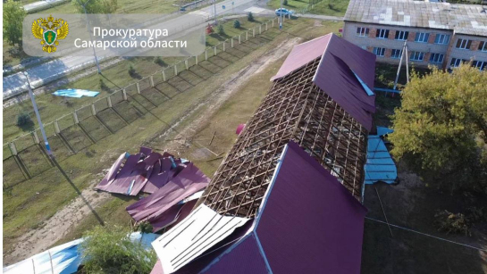 Ураган оставил без крыш жилые дома в Самарской области