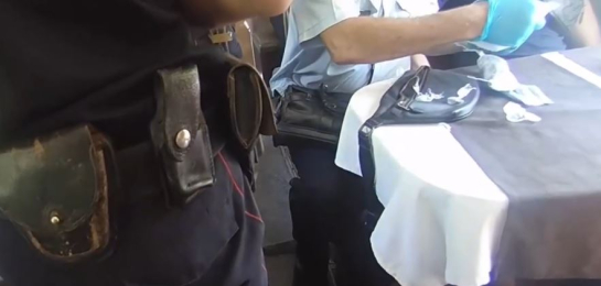 В вагоне-ресторане пьяный наркокурьер вырвал из рук сызранского полицейского 20 лет срока - видео