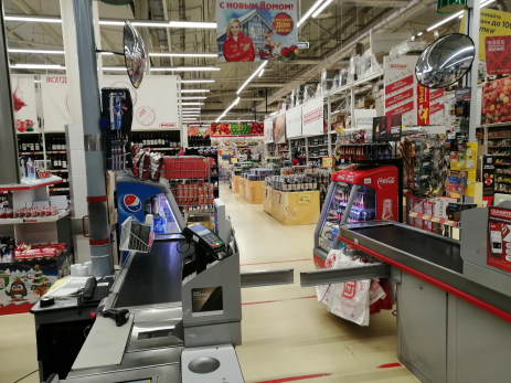 Велели паспорт показать: с 1 сентября некоторые товары в магазинах станут только для взрослых