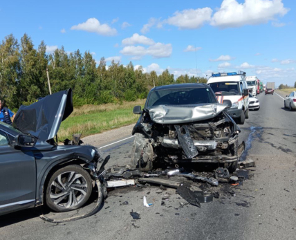 Среди пострадавших - дети: на трассе под Сызранью лобовая авария