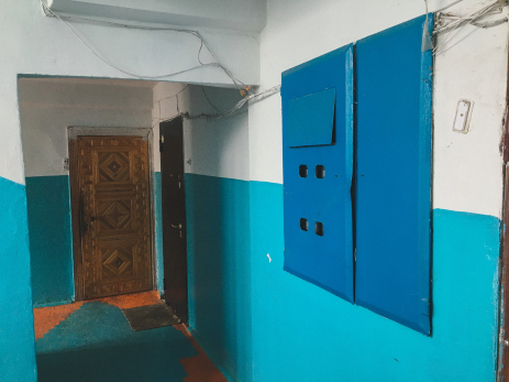 Жильцов квартир будут штрафовать за неправильные коврики у дверей